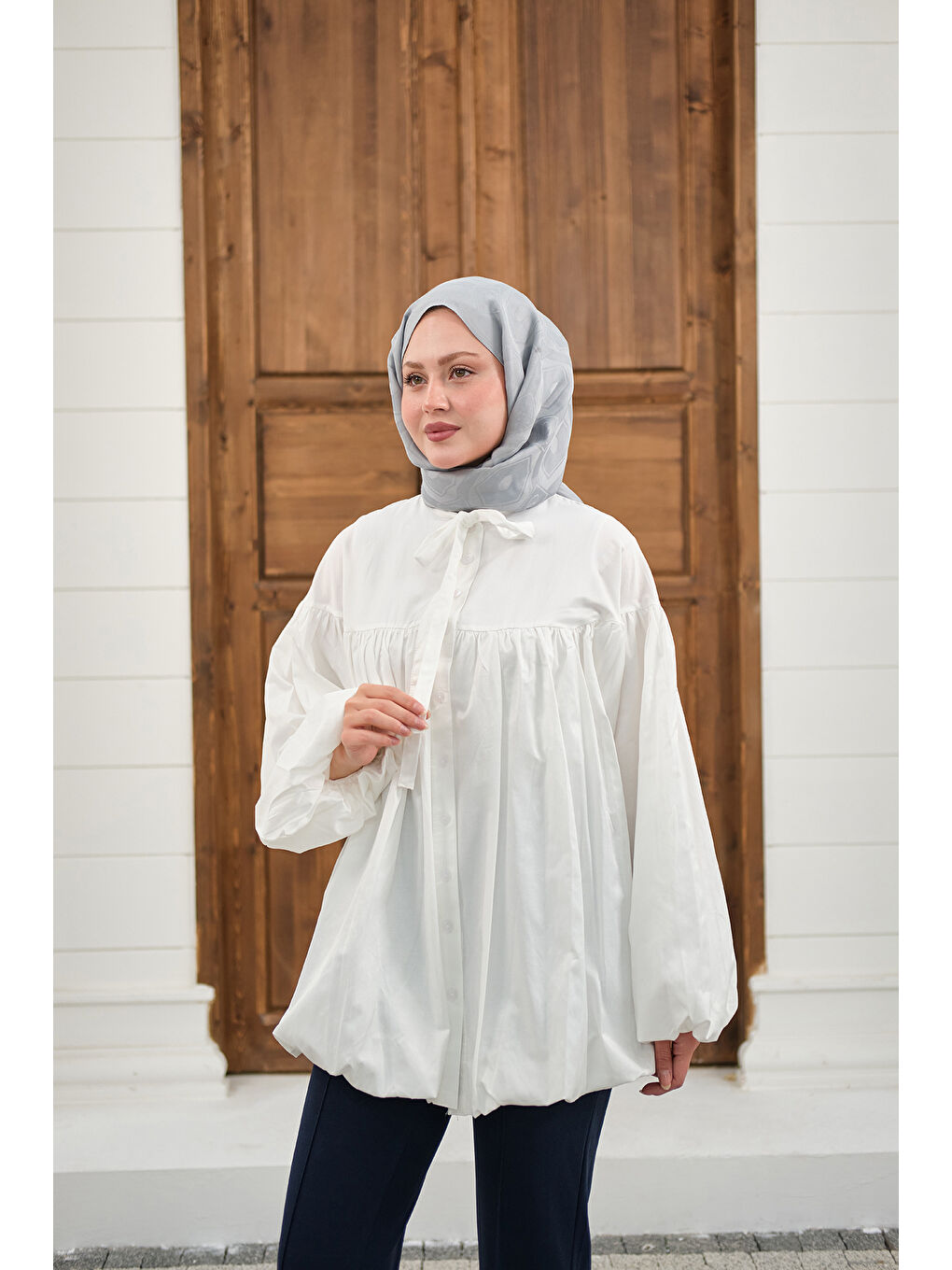 Kadın Etek Ucu Büzgülü Gömlek Beyaz-1