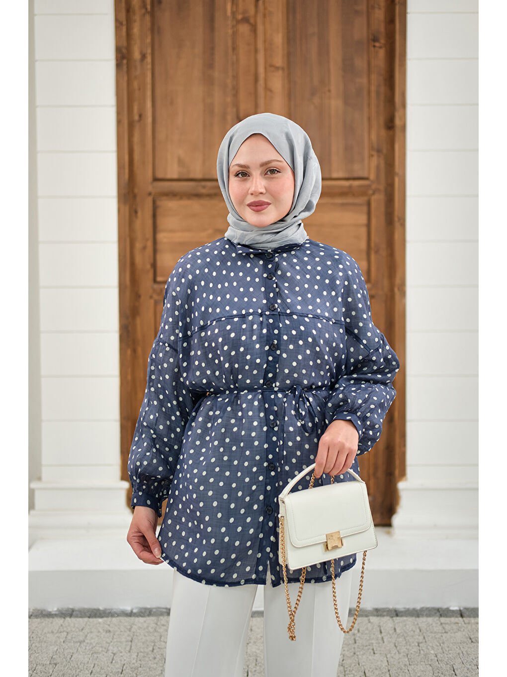 Kadın Puantiyeli Tül Detay Bel Bağlamalı Gömlek Mavi-1