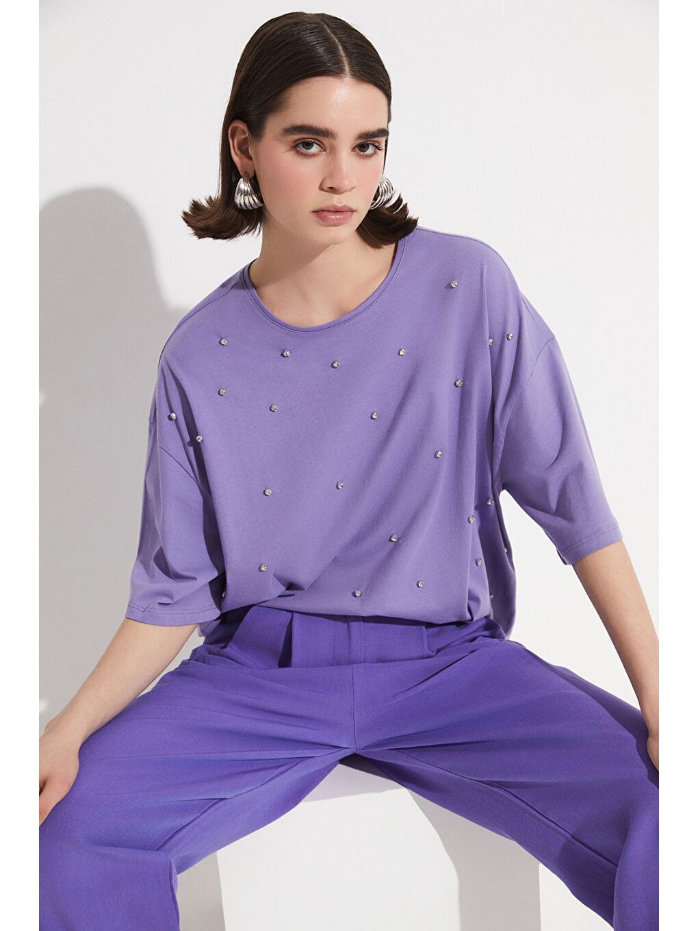 Mor Taş Detaylı %100 Pamuk Tişört-2