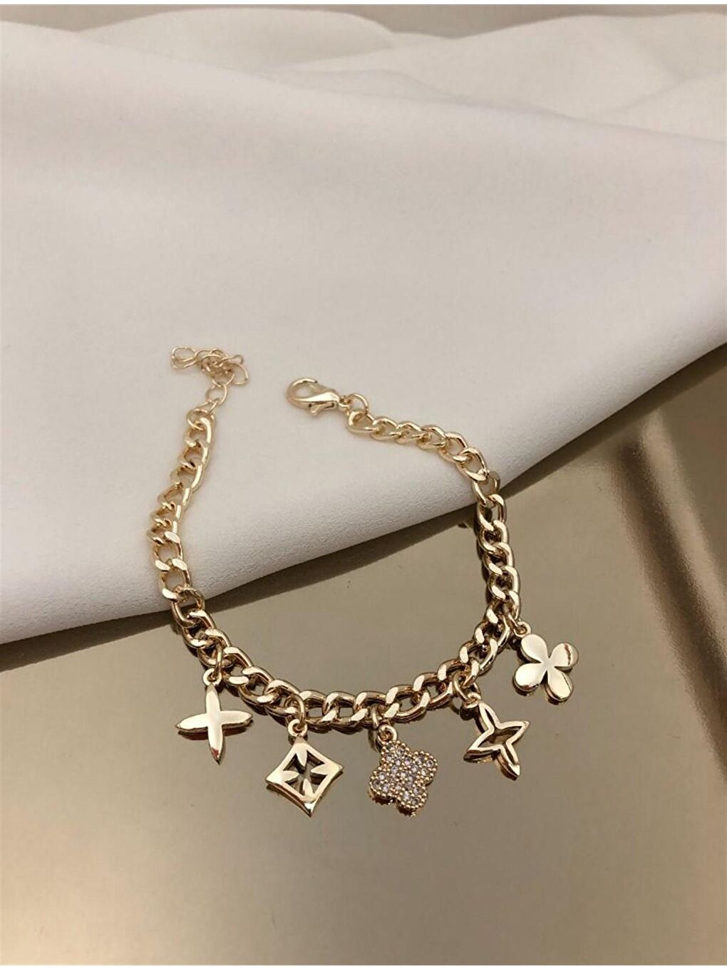 Karışık Yonca Kuzey Yıldızı Çiçek Figürlü Charm Bileklik