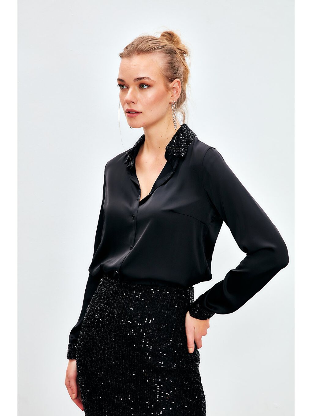 Payet Detaylı Saten Gömlek - Siyah-3