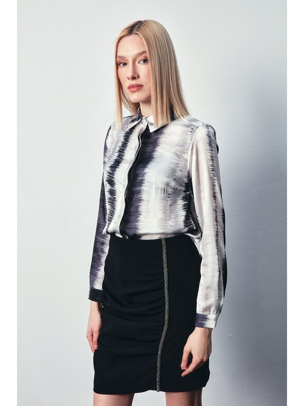 Desenli Düz Gömlek - Siyah-5