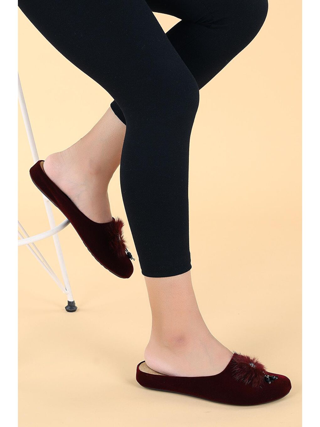 Bordo Tüylü Kadın Kışlık Ev Terliği Chr 300