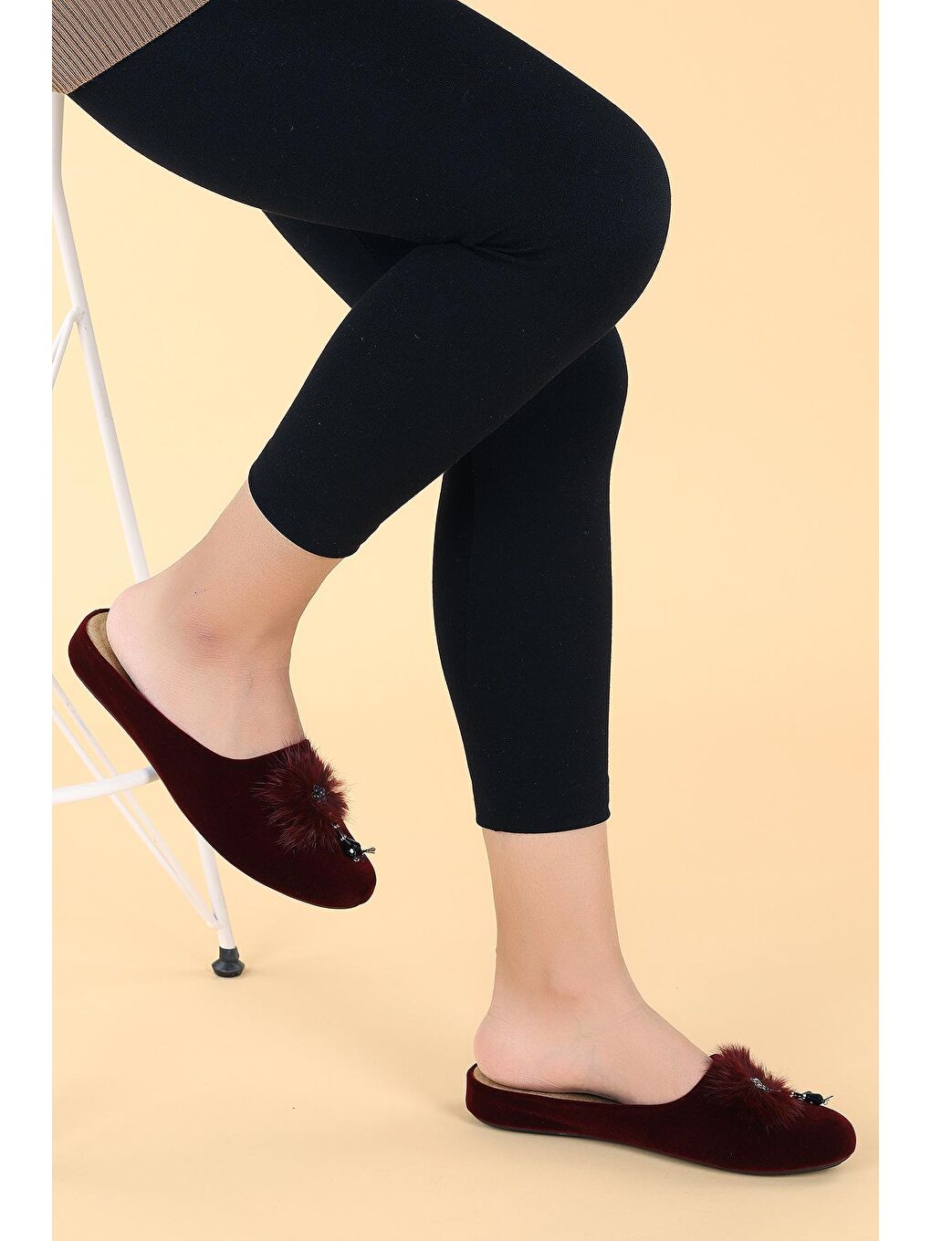 Bordo Tüylü Kadın Kışlık Ev Terliği Chr 300-1