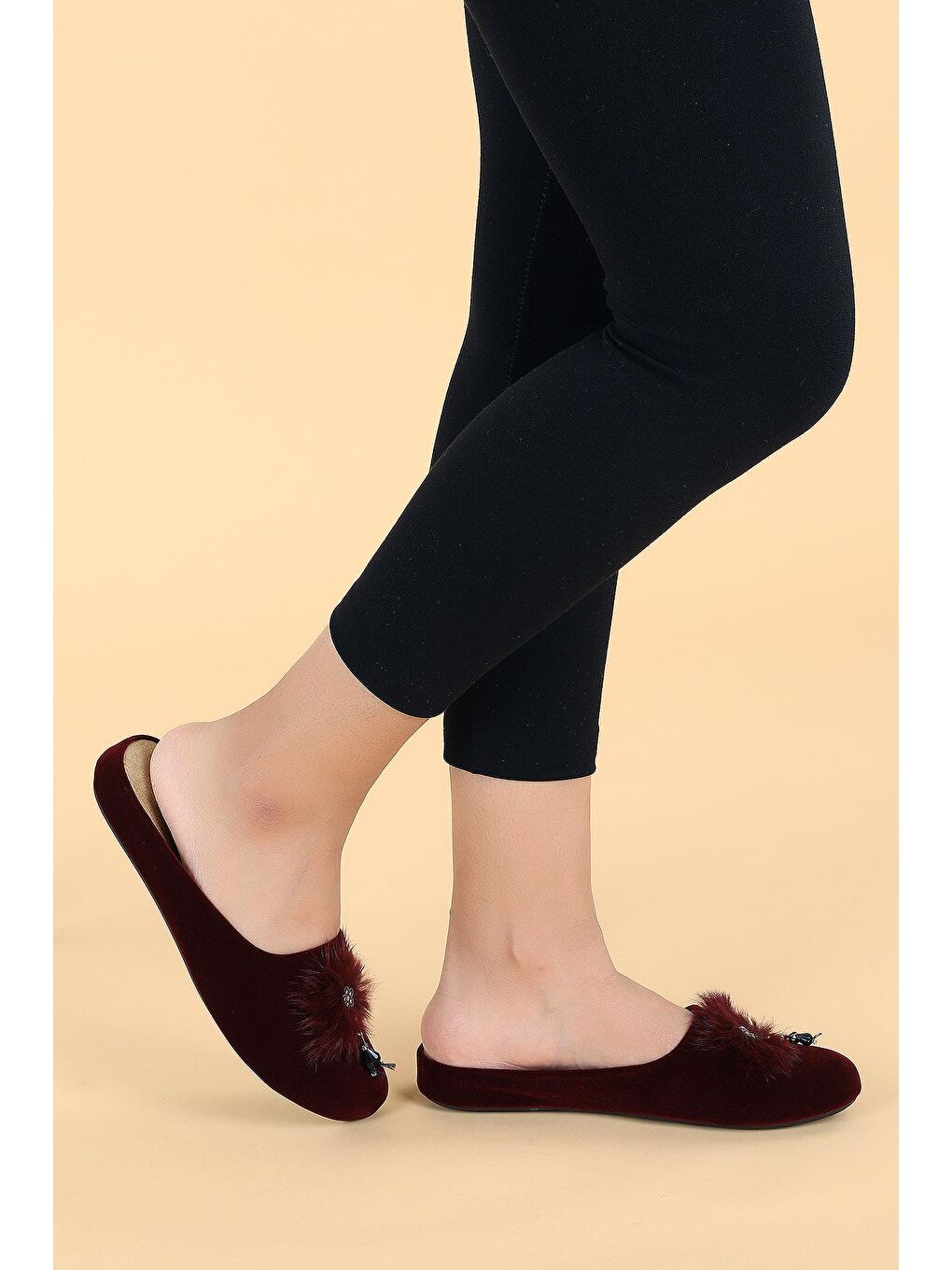 Bordo Tüylü Kadın Kışlık Ev Terliği Chr 300-2