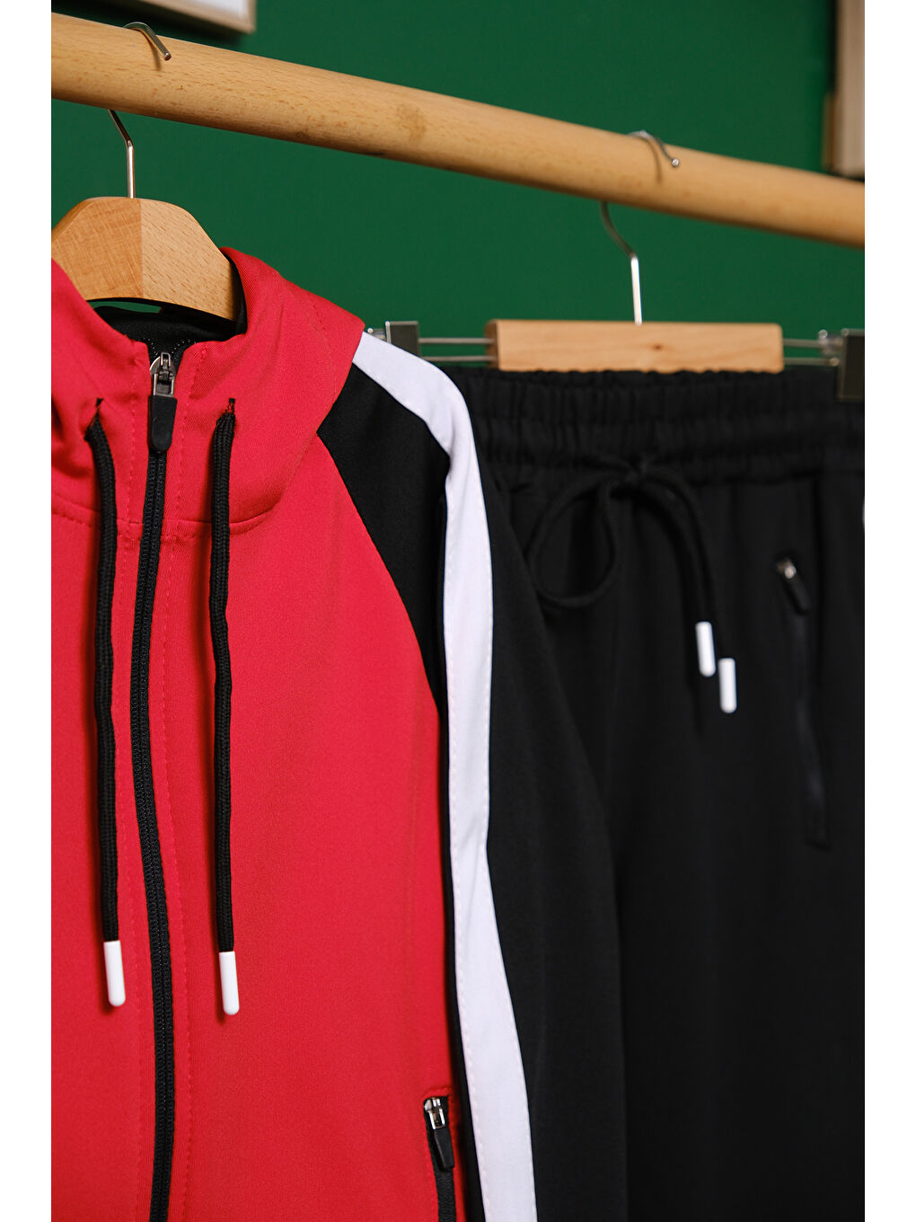 Kırmızı Unisex Şerit Detaylı Kapüşonlu Çocuk Eşofman Takımı ESF.1903-7