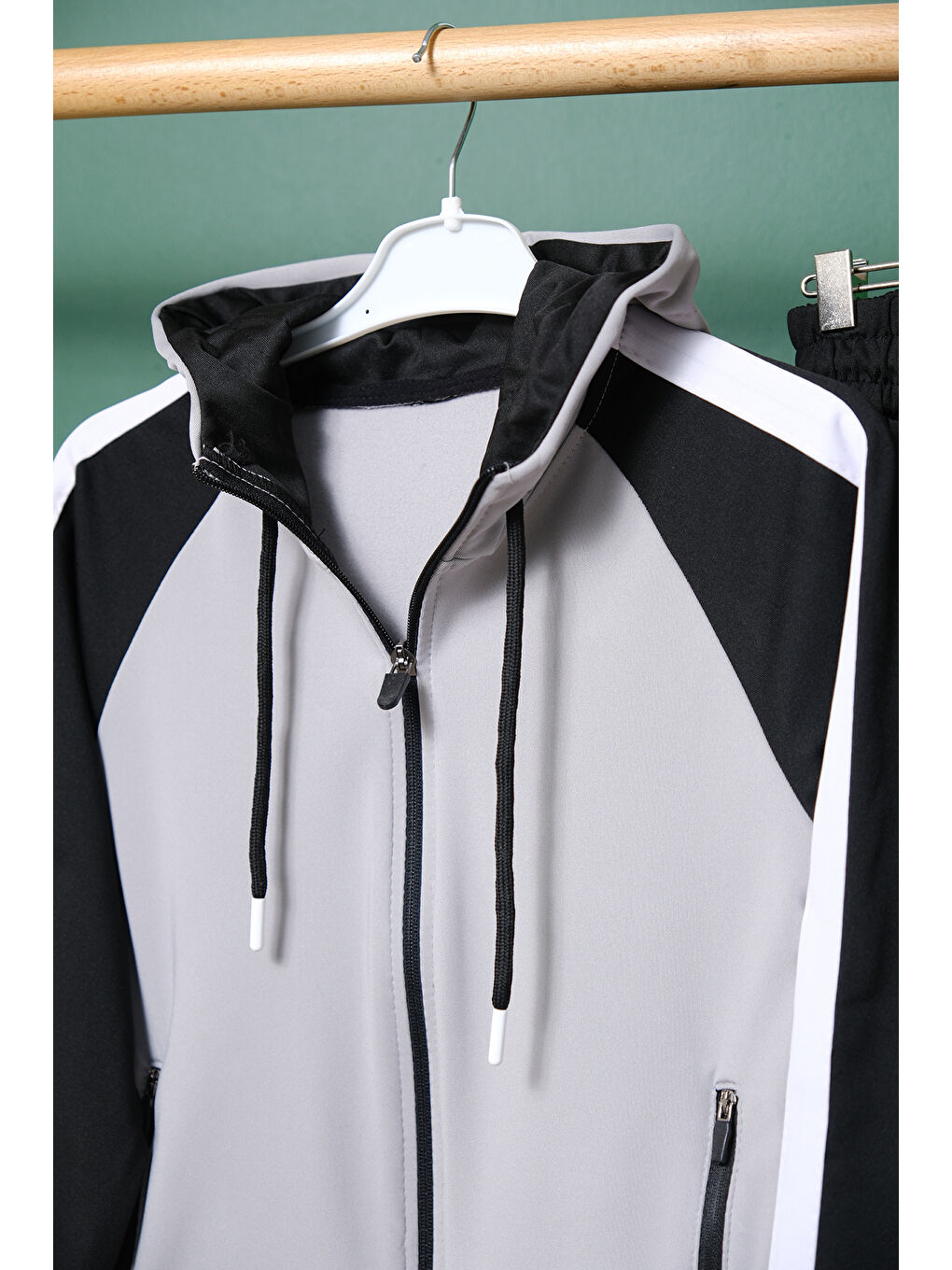 Gri Unisex Şerit Detaylı Kapüşonlu Çocuk Eşofman Takımı ESF.1903-5