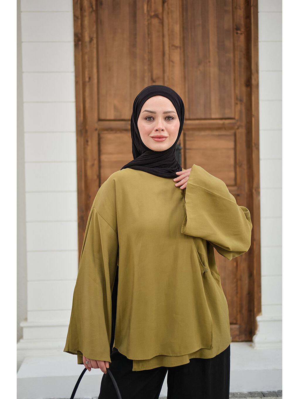 Kadın Yandan Düğmeli İçten Bağlama Detay Gömlek Yağ Yeşil-1
