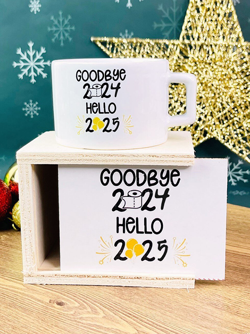 Karışık Güle Güle 2023 Merhaba 2024 Yılbaşı Tasarımlı Kutulu Kupa