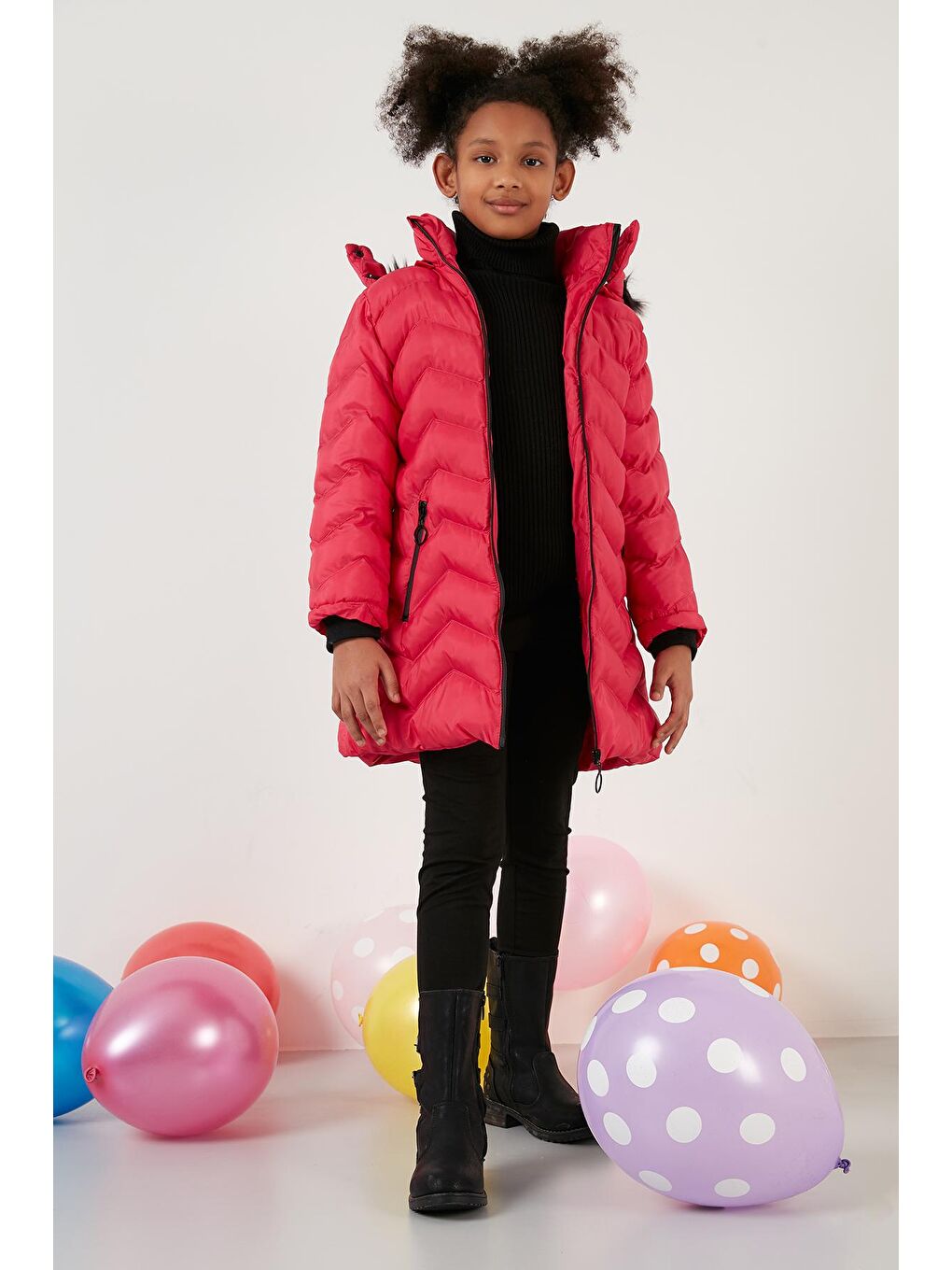 Pembe Peluş Astarlı Yakası Suni Kürklü Çıkarılabilir Kapüşonlu Kışlık Mont 5766041