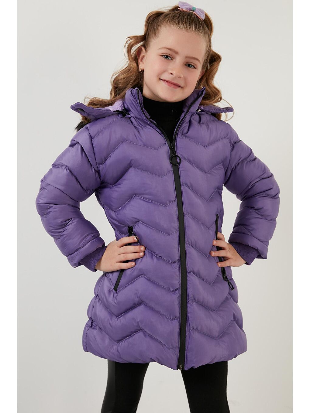 Lila Peluş Astarlı Yakası Suni Kürklü Çıkarılabilir Kapüşonlu Kışlık Mont 5766041-1