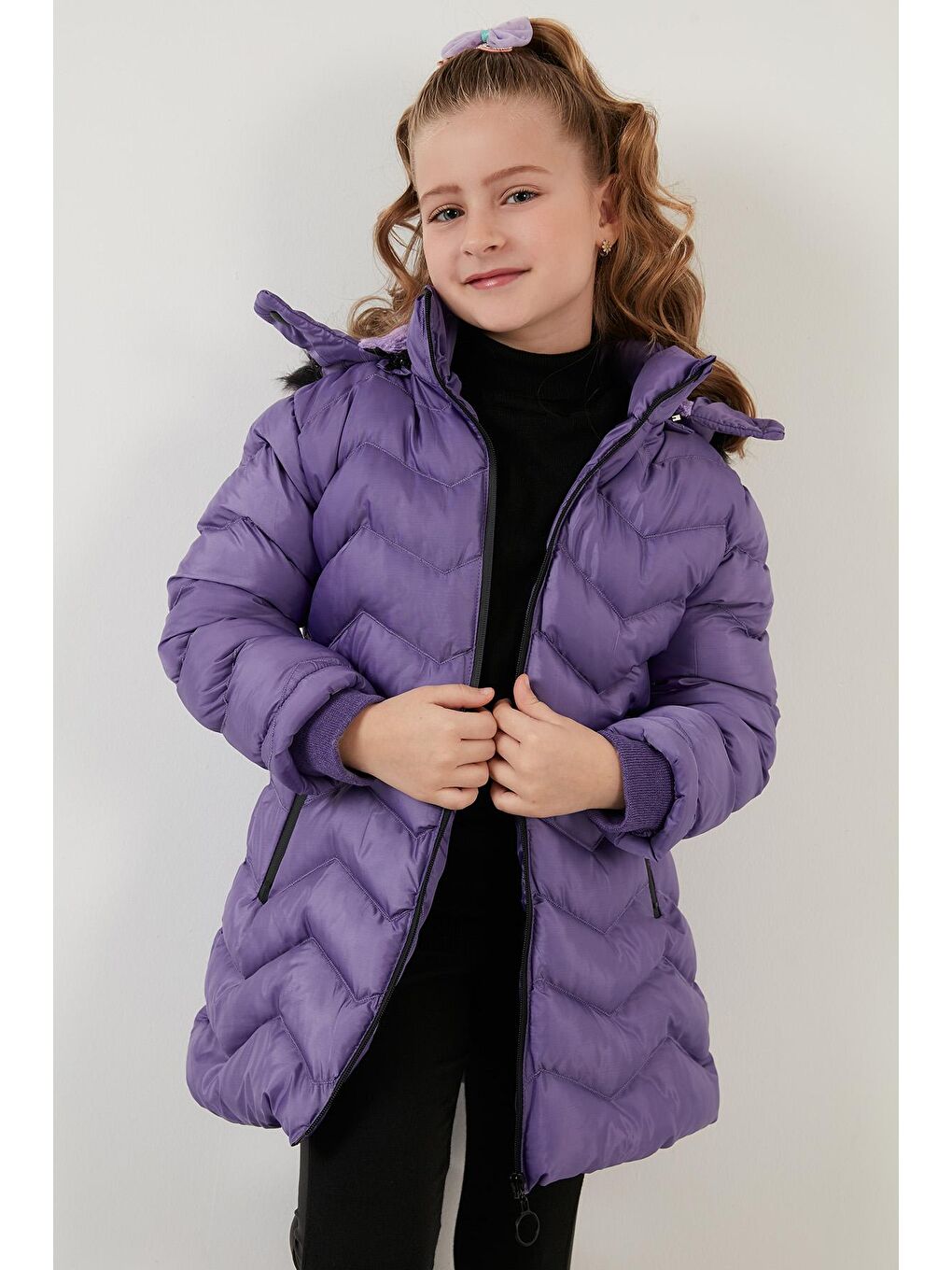 Lila Peluş Astarlı Yakası Suni Kürklü Çıkarılabilir Kapüşonlu Kışlık Mont 5766041-2