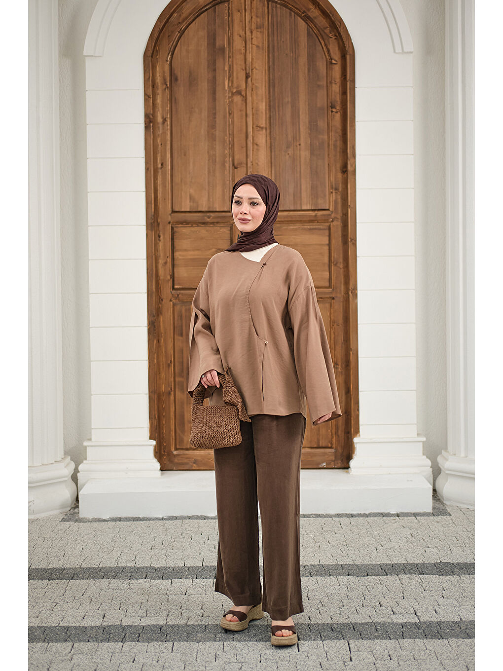 Bej Kadın Yandan Düğmeli İçten Bağlama Detay Gömlek Vizon-2