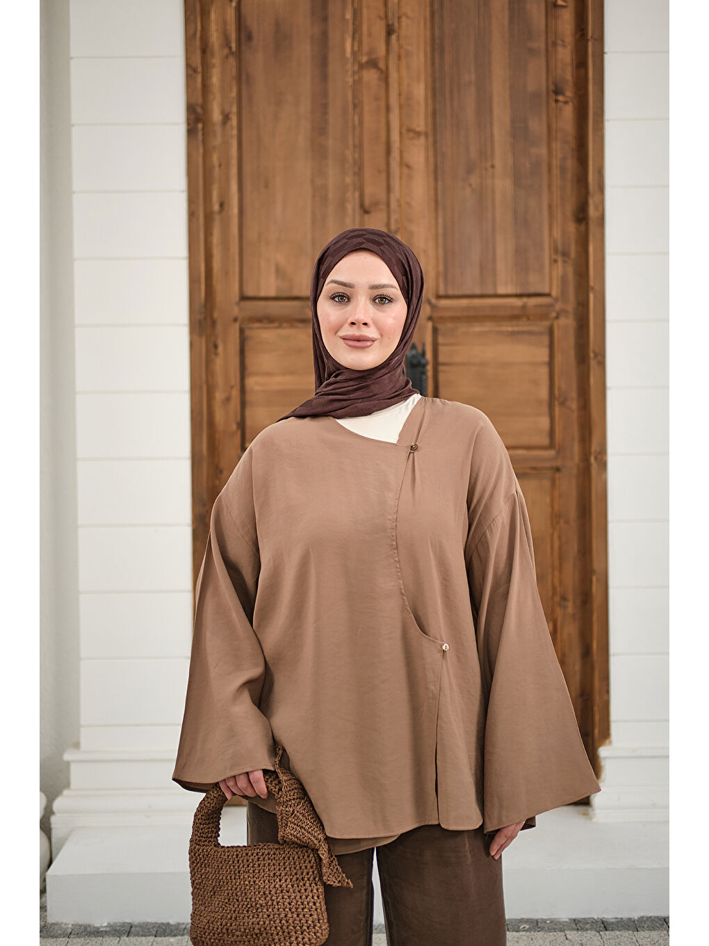 Bej Kadın Yandan Düğmeli İçten Bağlama Detay Gömlek Vizon-4