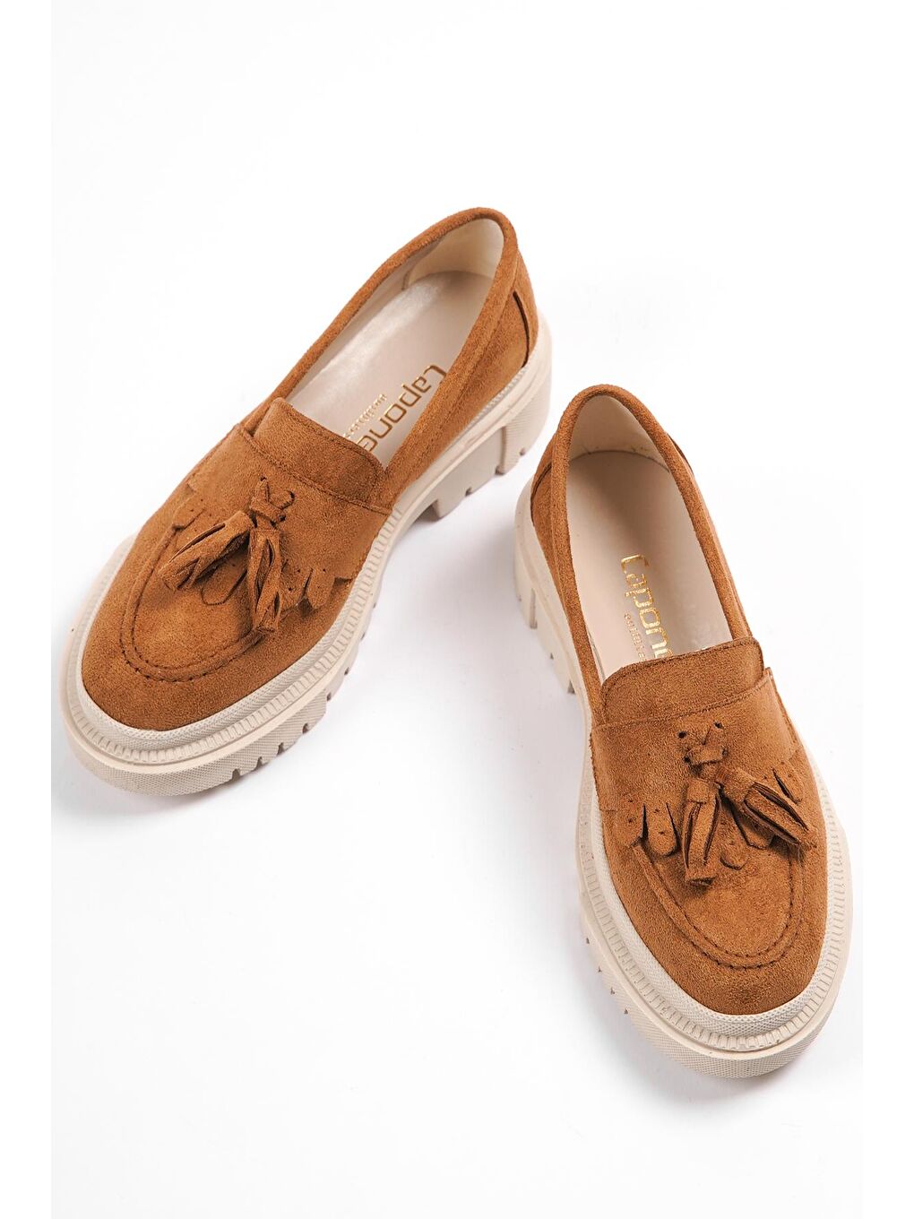 Bej Oval Burunlu Püsküllü Trak Tabanlı Süet Kadın Loafer-8