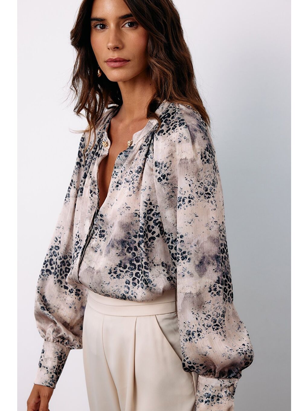 Düğmeli Yaka Desenli Gömlek - Gri-3