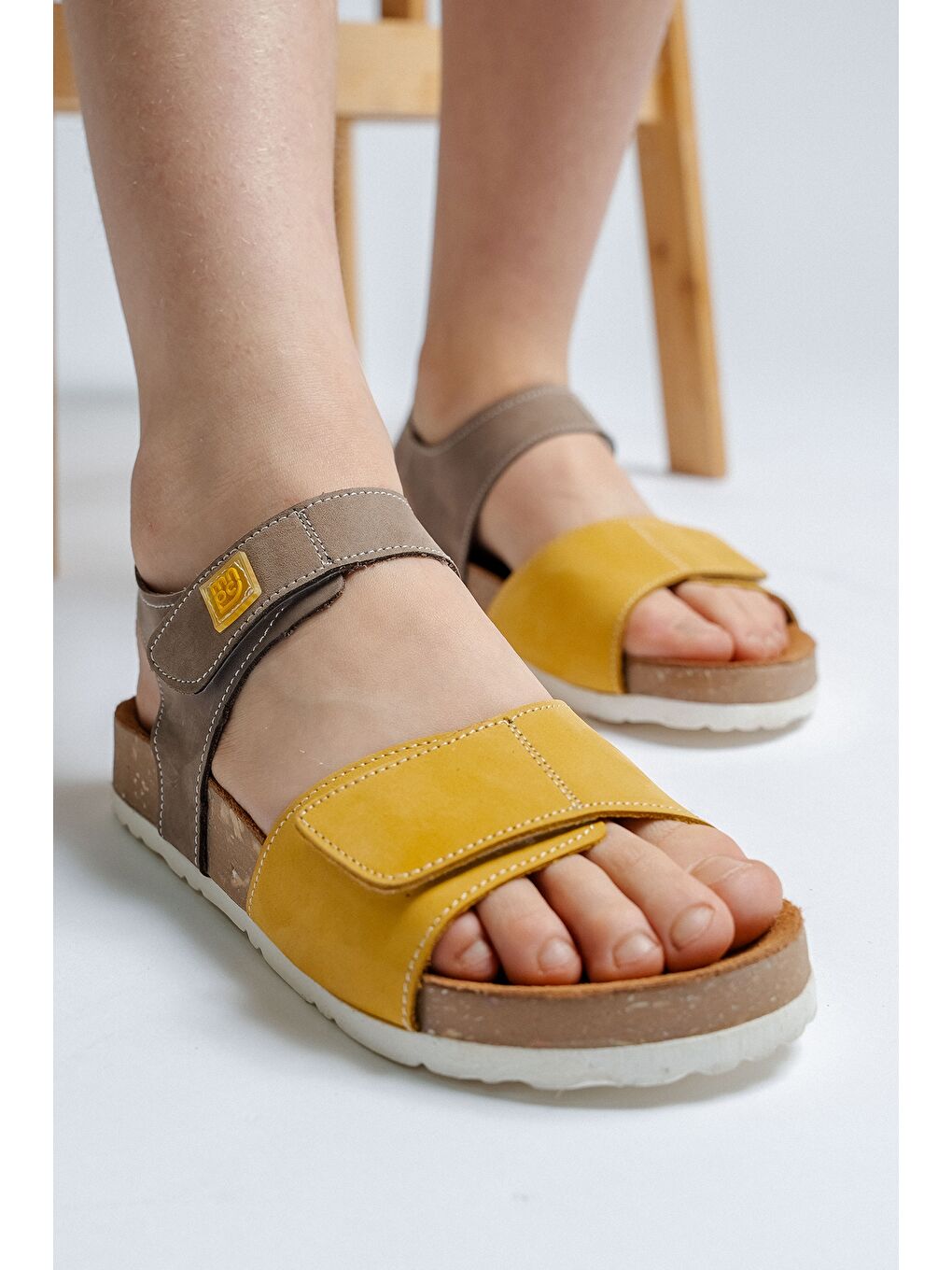 Unisex Çocuk Gri-Sarı Hakiki Deri Mantar Tabanlı Günlük  Çocuk Sandalet-3