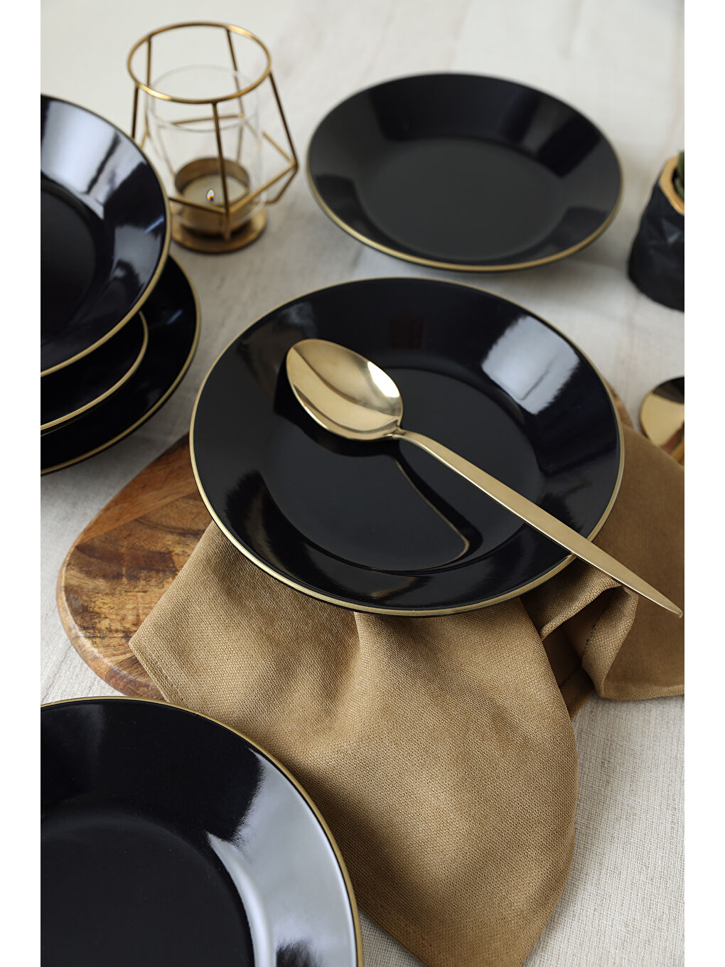 Siyah Gold Bahar Yemek Tabağı 19 Cm 6 Adet