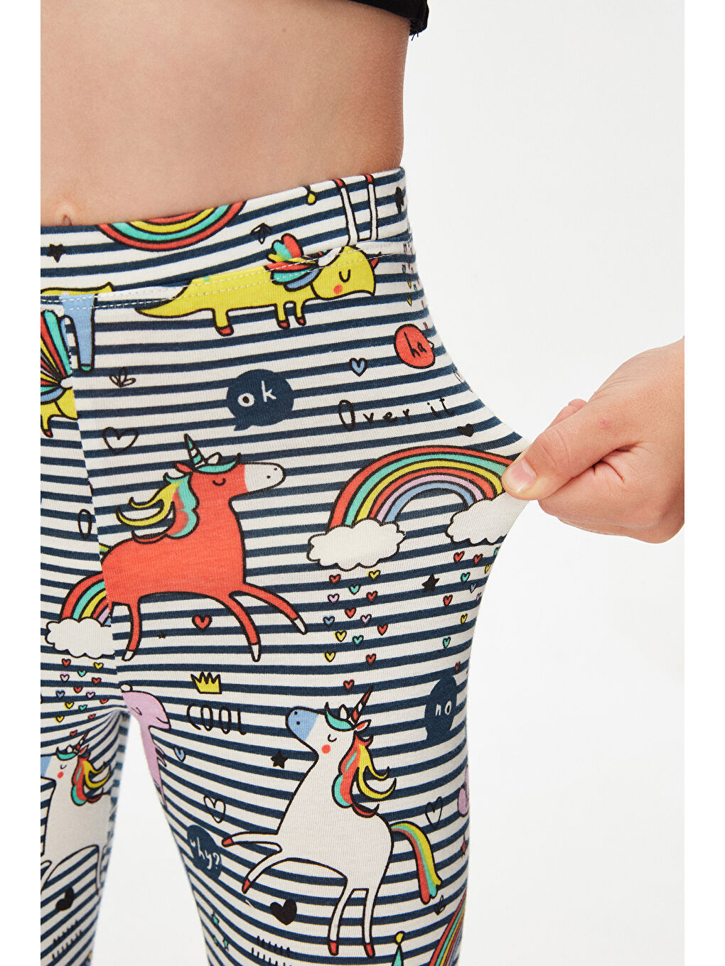 Karışık Kız Çocuk Rainbow  Desen Kapri-2