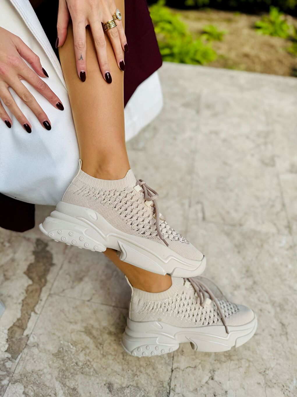 Kadın Bej Renk Taş Detaylı Ortopedik Rahat Kalıp Günlük Sneakers Ve Spor Ayakkabı Taba 5 Cm.