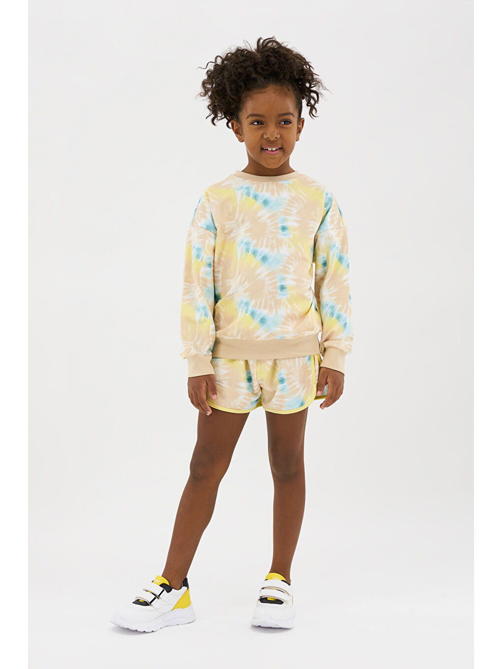 Kız Çocuk Batik Baskılı Bej Sweatshirt