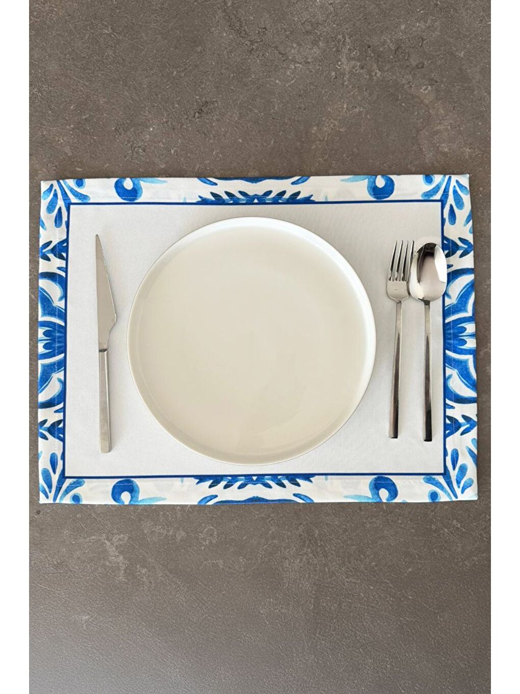 Lacivert Flowa Etnik Motifli Çiçekli Beyaz Zemin 1 Adet Amerikan Servis –Beyaz/Mavi 45x35 cm-1