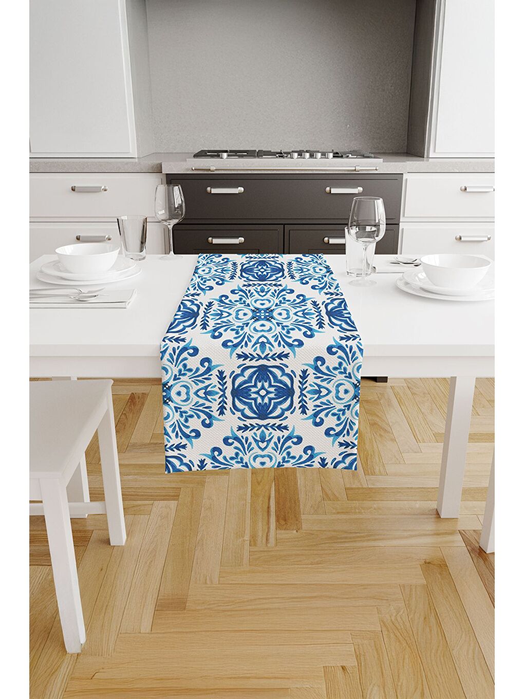 Flowa Etnik Çiçek Desenli Runner – Mavi Beyaz Zeminli Zarif Etnik Desen 40x140 cm