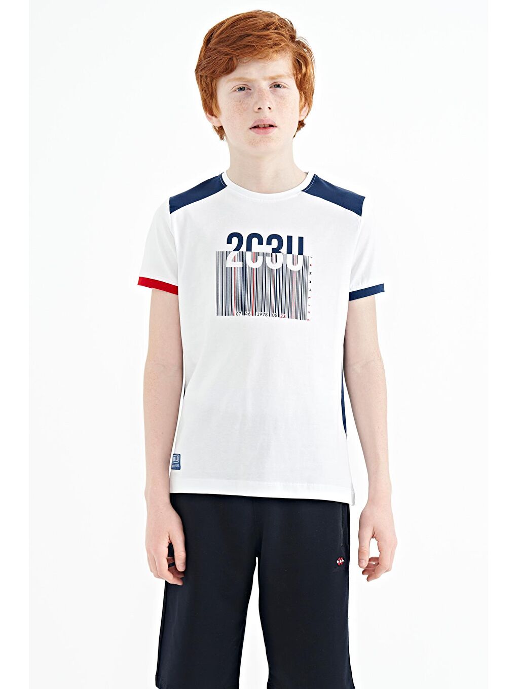 TOMMYLIFE Beyaz Baskı Detaylı O Yaka Standart Kalıp Erkek Çocuk T-Shirt - 11157