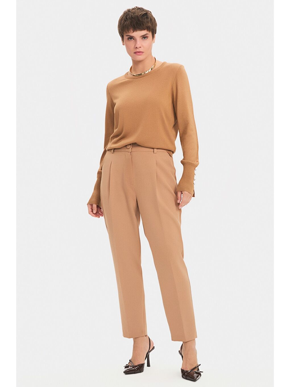 Kahverengi Kadın Exclusive Bisiklet Yaka Viskon Karışımlı Düğme Detaylı Triko Kazak