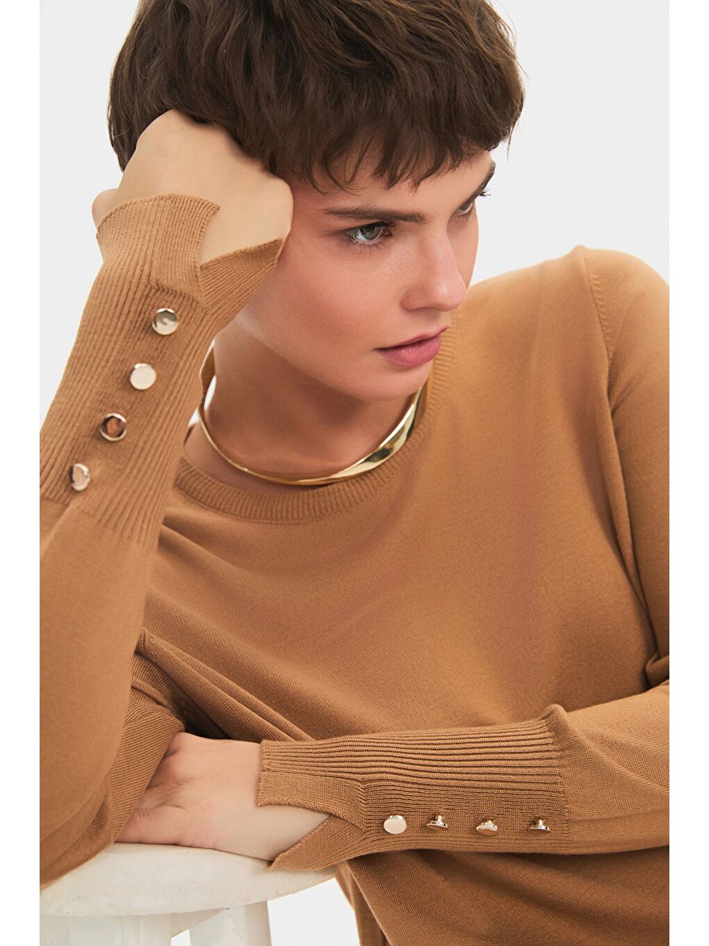 Kahverengi Kadın Exclusive Bisiklet Yaka Viskon Karışımlı Düğme Detaylı Triko Kazak-3