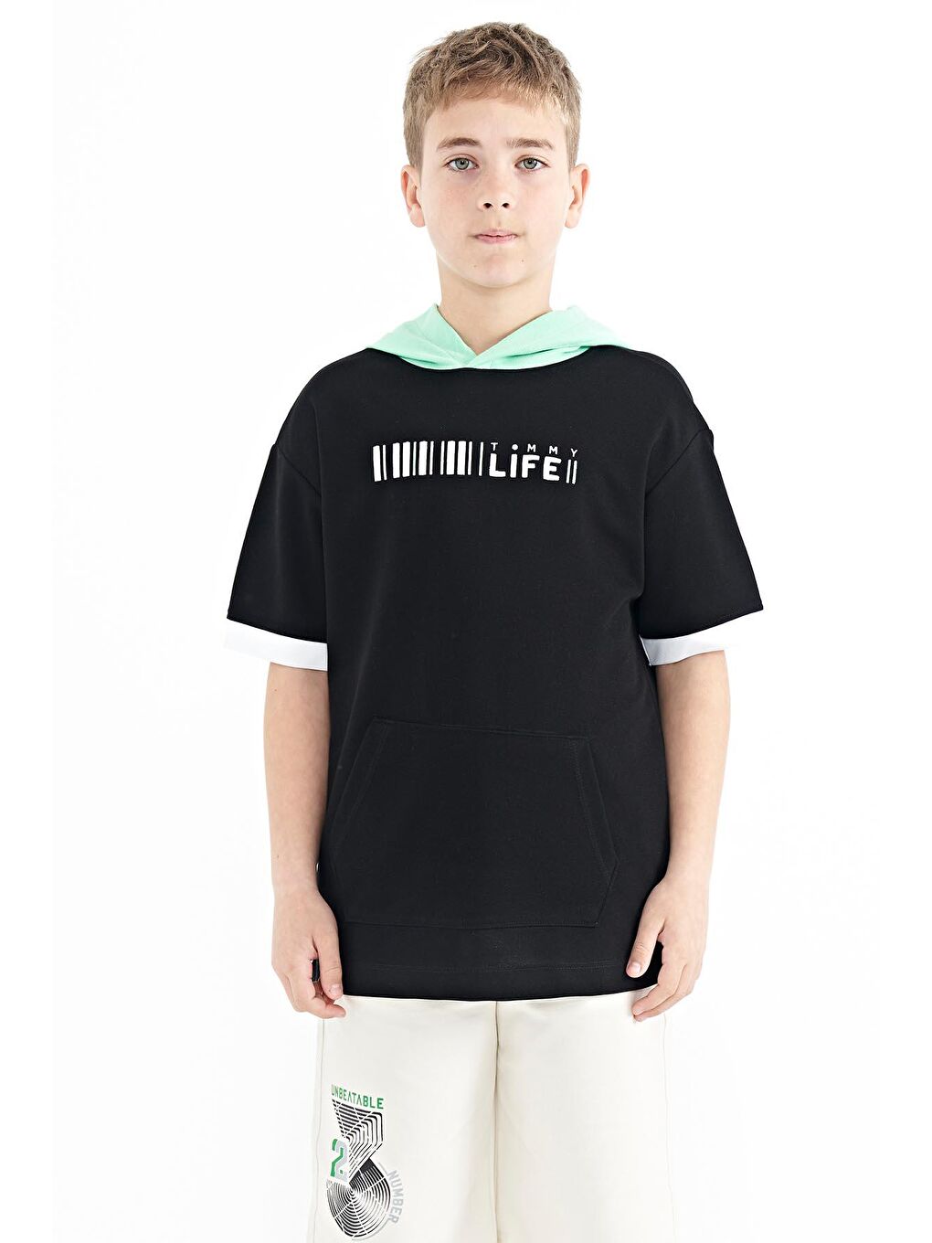 TOMMYLIFE Siyah Renk Bloklu Kapüşonlu Kanguru Cepli Oversize Erkek Çocuk T-Shirt - 11148