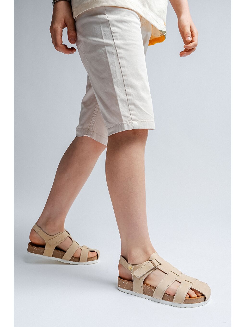 Unisex Çocuk Açık Sarı Hakiki Deri Mantar Tabanlı Günlük Çocuk Sandalet-1