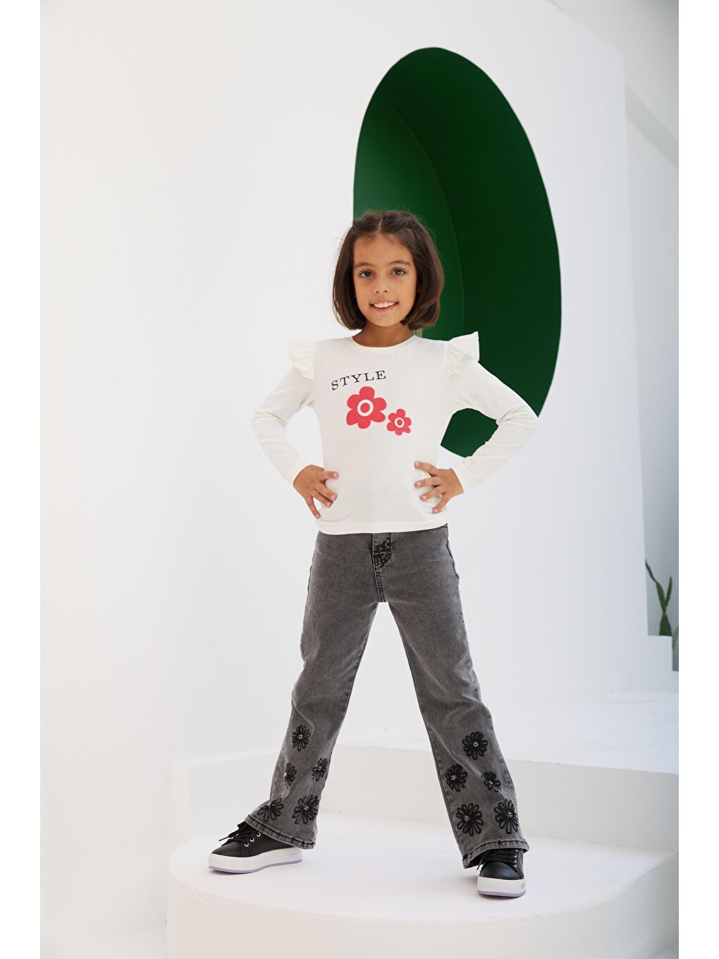 Ekru Kız Çocuk Papatyalı Style Kolu Fırfırlı Uzun Kol Bluz