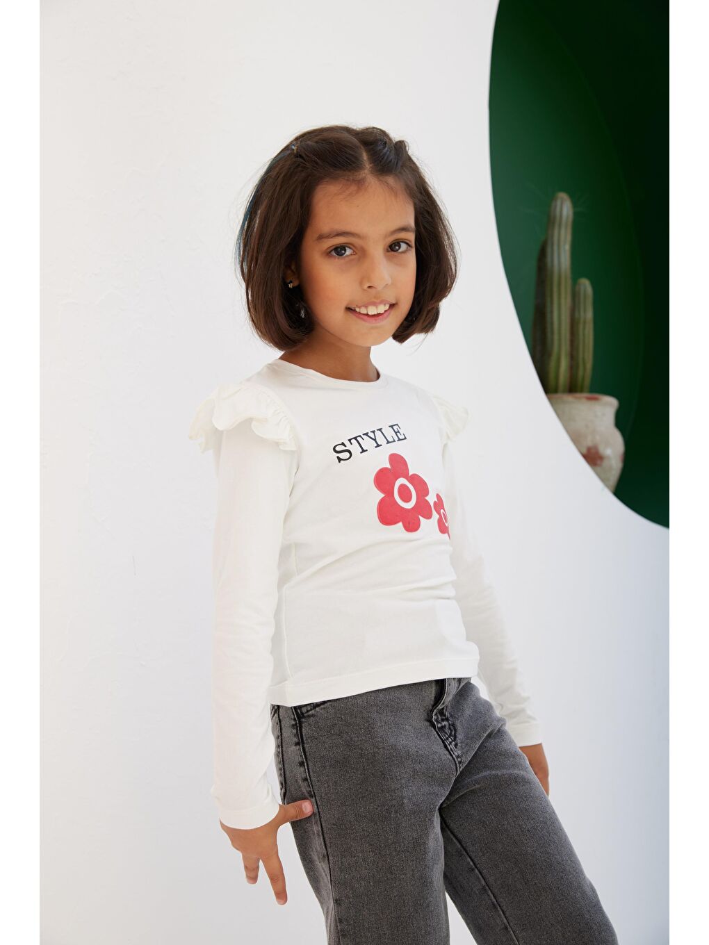Ekru Kız Çocuk Papatyalı Style Kolu Fırfırlı Uzun Kol Bluz-2