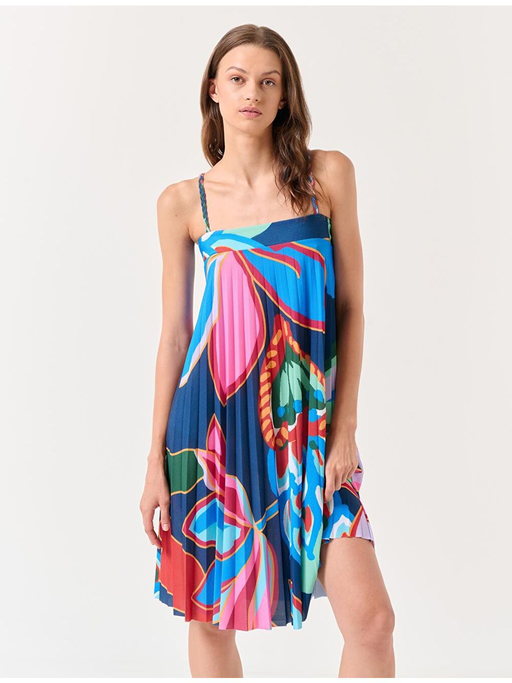 Karışık Askılı Düz Yaka Piliseli Desenli Elbise-3