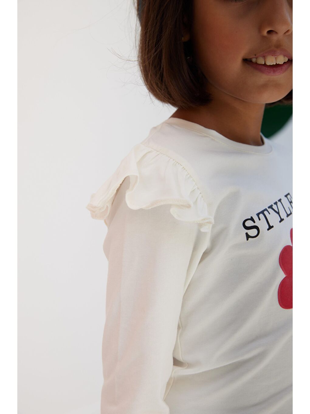 Ekru Kız Çocuk Papatyalı Style Kolu Fırfırlı Uzun Kol Bluz-3