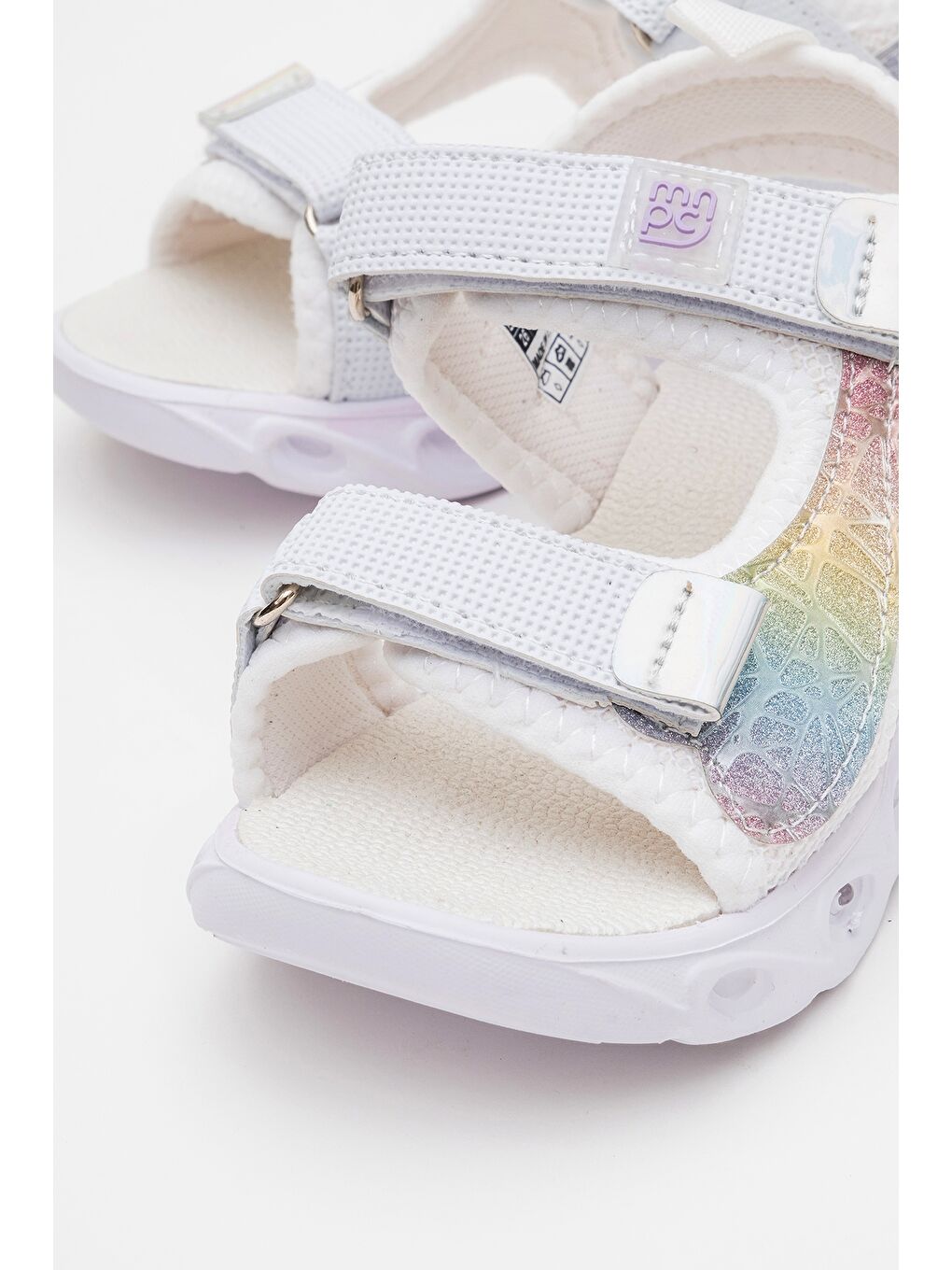 Kız Çocuk Beyaz Işıklı Anatomik Hafif Günlük Sandalet-1