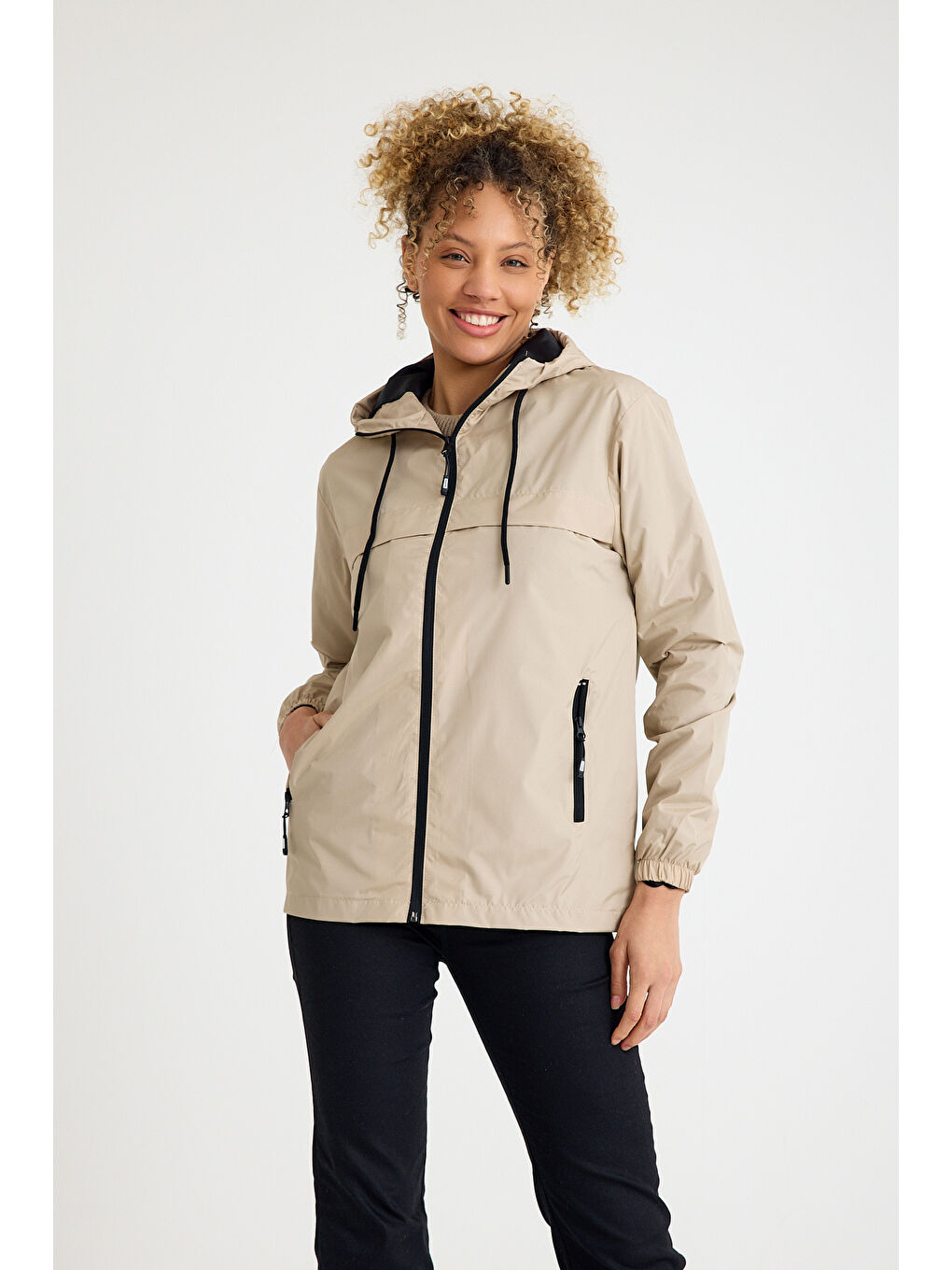 Bej Kadın Içi Astarlı Suya Dayanıklı Kapüşonlu Cepli Yağmurluk-4