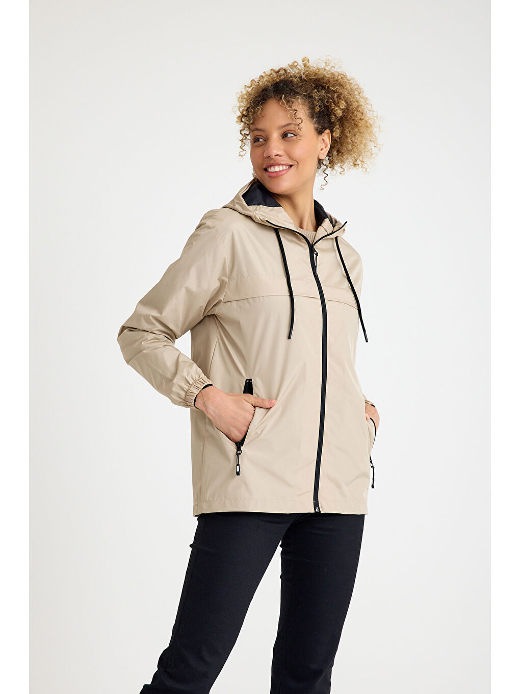 Bej Kadın Içi Astarlı Suya Dayanıklı Kapüşonlu Cepli Yağmurluk-5
