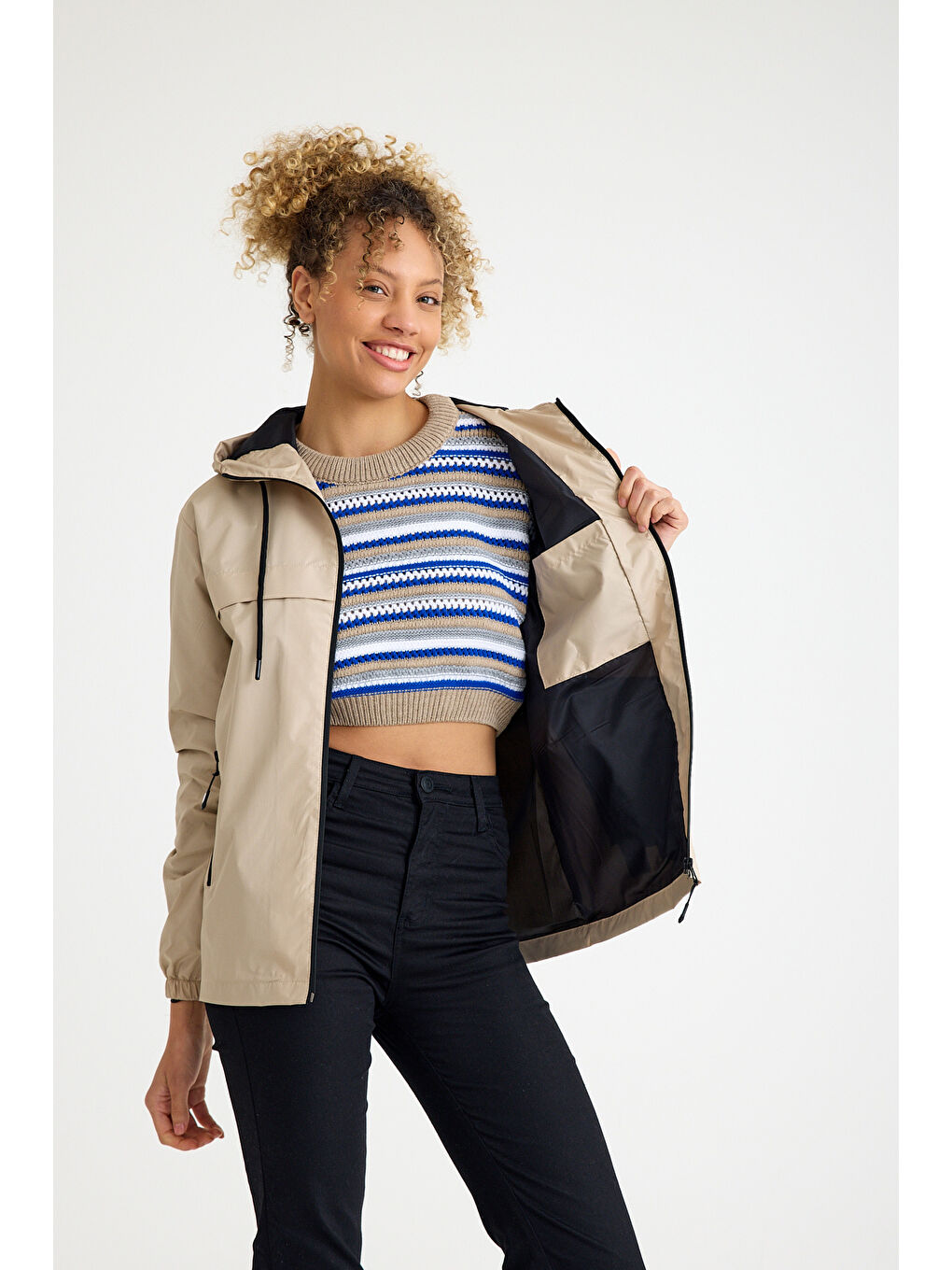 Bej Kadın Içi Astarlı Suya Dayanıklı Kapüşonlu Cepli Yağmurluk-6