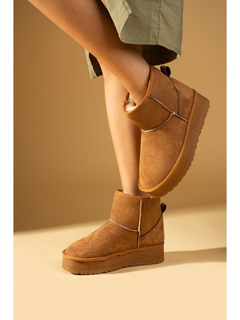 Kahverengi İçi Yünlü Bilekte Rahat Kalıp Kalın Taban Kadın Bot 007-1997-23Süet-1