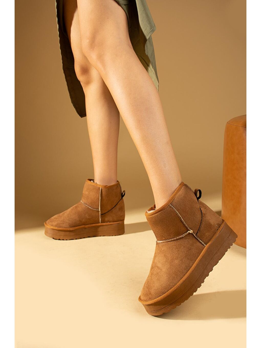 Kahverengi İçi Yünlü Bilekte Rahat Kalıp Kalın Taban Kadın Bot 007-1997-23Süet-2
