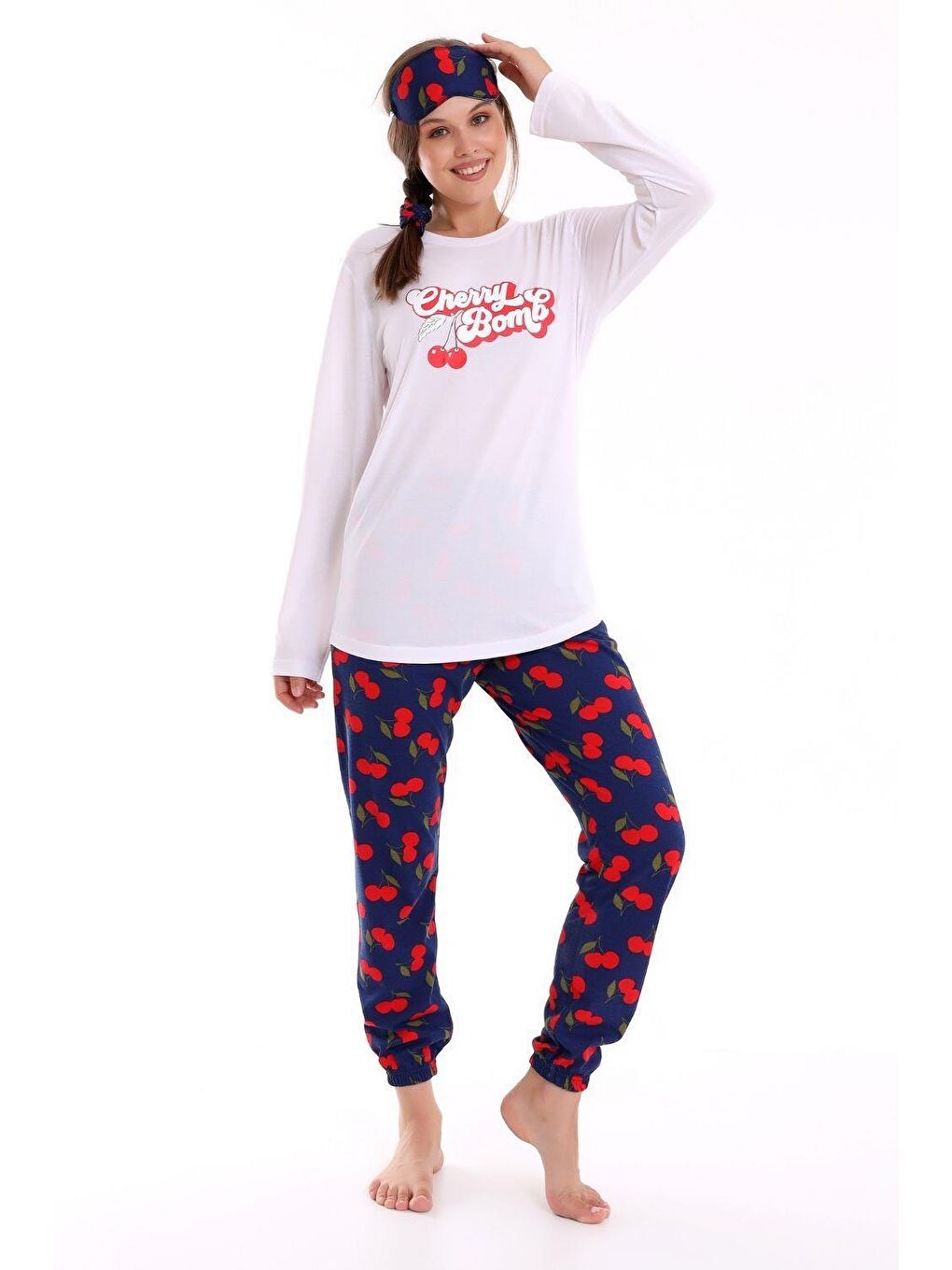 Beyaz Uyku Bantlı Kiraz Baskılı Kadın Uzun Kol Pijama Takımı-1