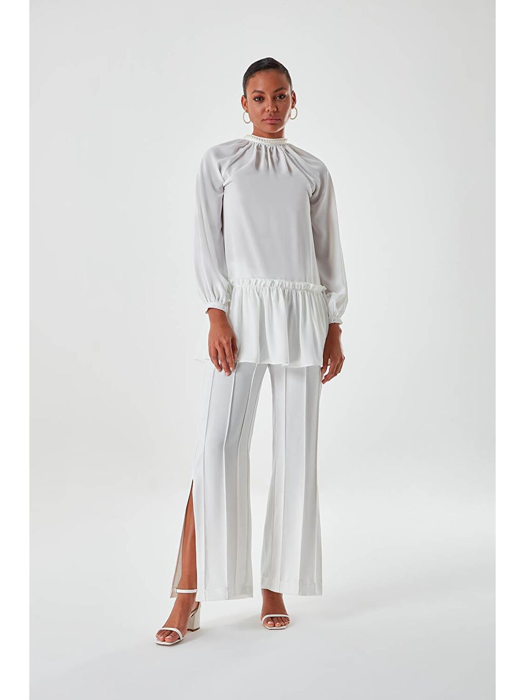 Yakası İncili Beyaz Luxury Tunik-1