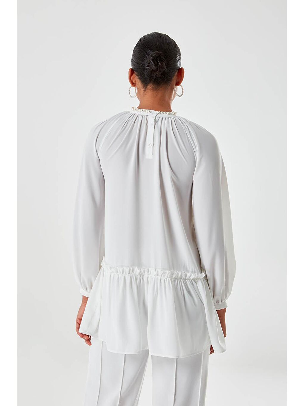 Yakası İncili Beyaz Luxury Tunik-3