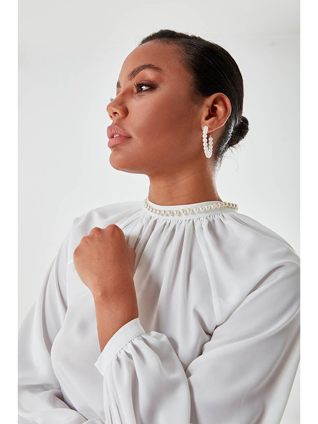 Yakası İncili Beyaz Luxury Tunik-4