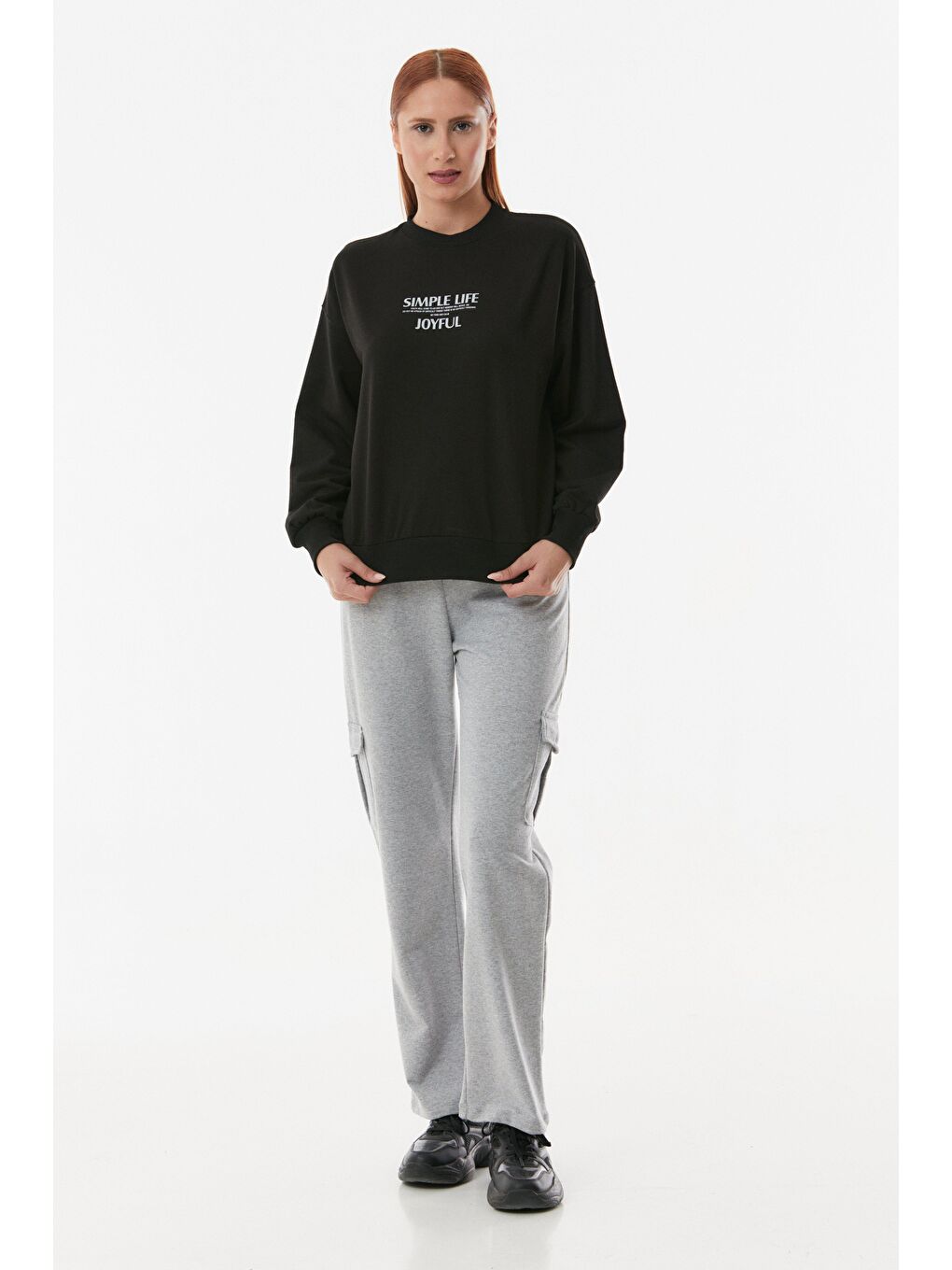Siyah Yazılı Bisiklet Yaka Oversize Sweatshirt-1
