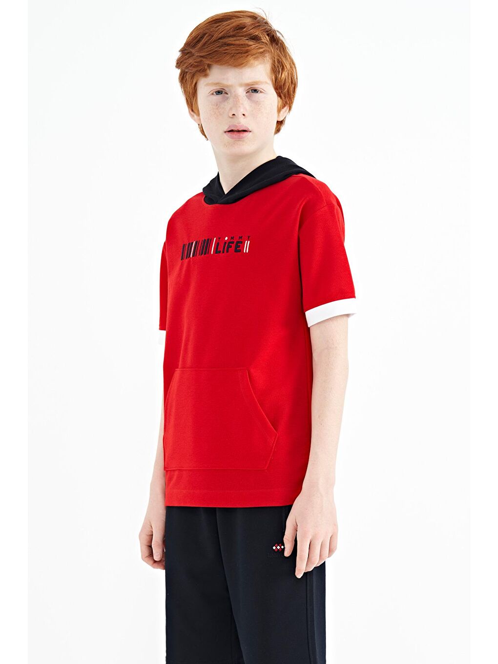 TOMMYLIFE Kırmızı Renk Bloklu Kapüşonlu Kanguru Cepli Oversize Erkek Çocuk T-Shirt - 11148 - 1