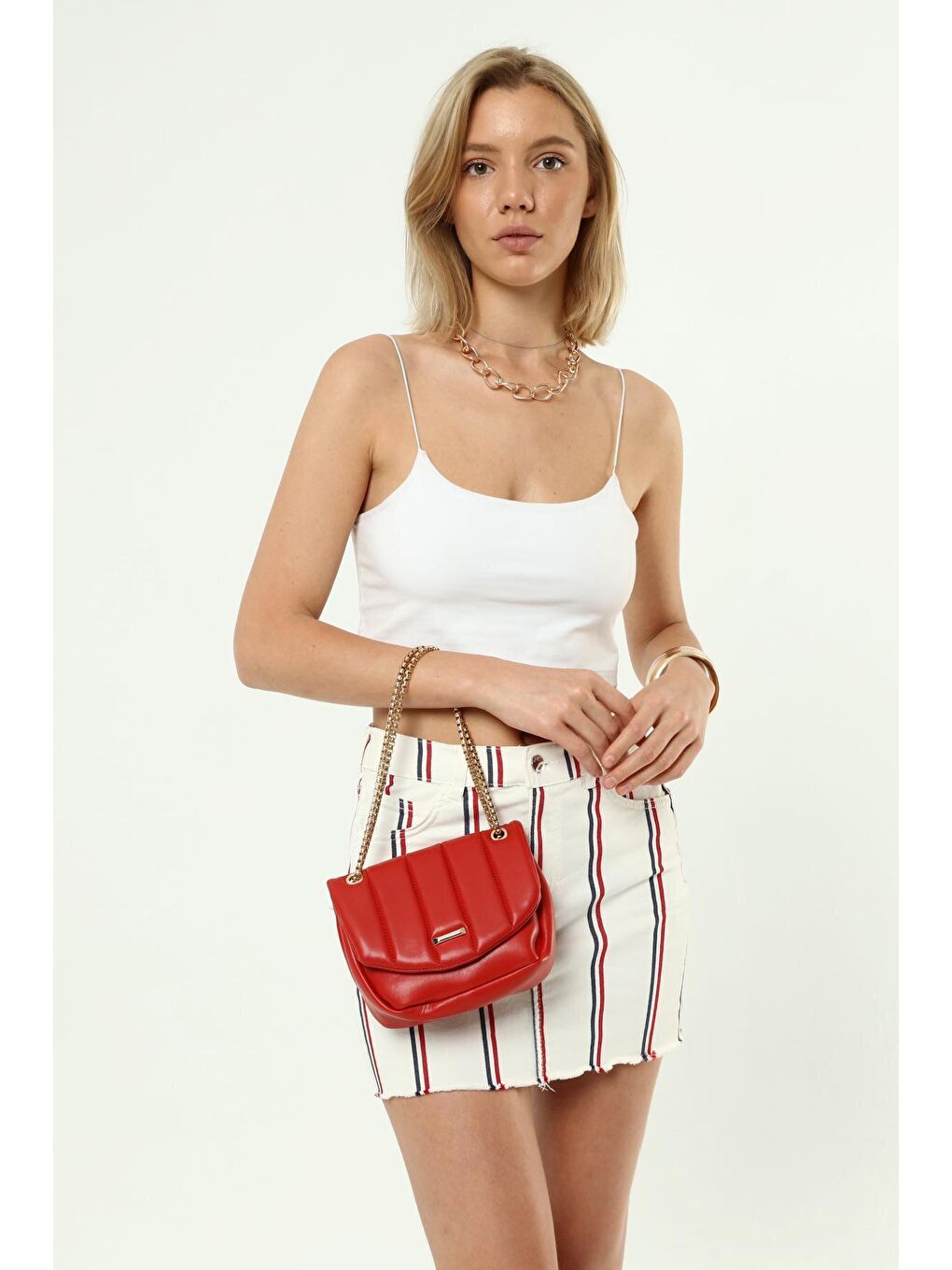 Kırmızı Dikey Zincirli Kapitone Kadın Omuz Çantası-2