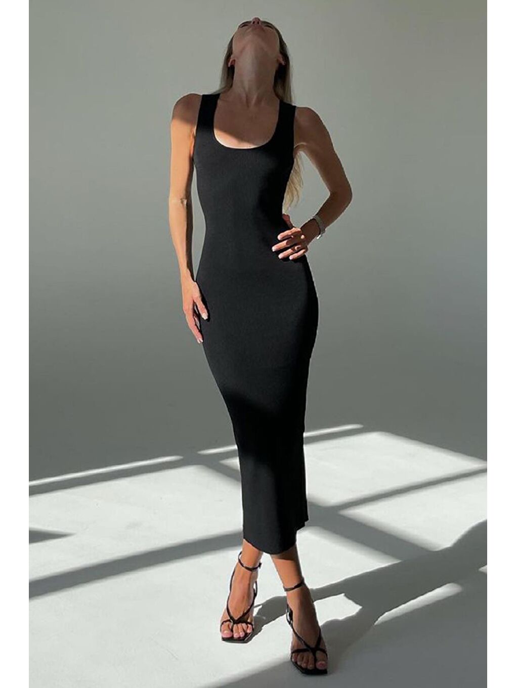 Siyah Kare Yaka Uzun Yırtmaçlı Elbise Mg1828-1